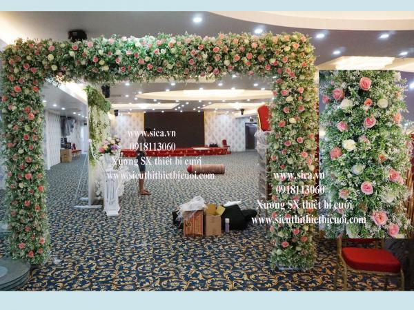 Thiết kế hoa cho nhà hàng tiệc cưới